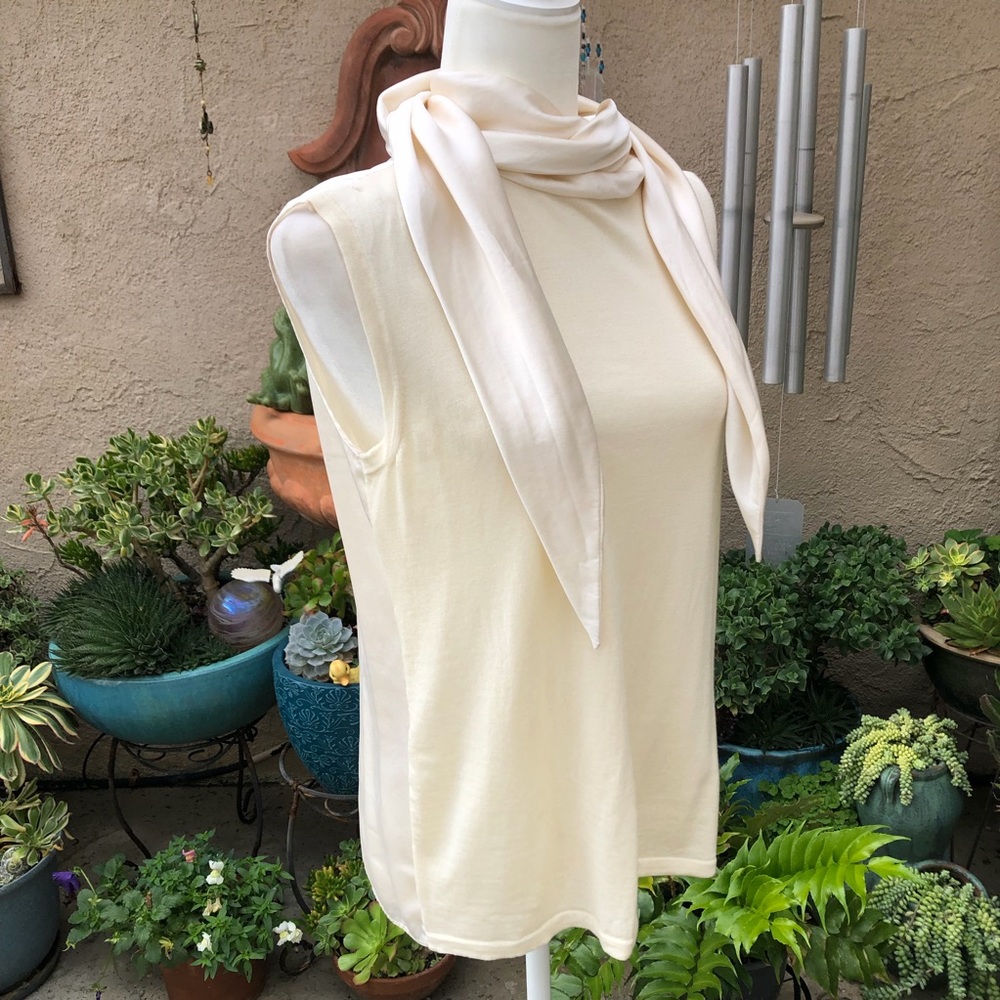 Loro Piana by Rani Arabella Sleeveless Tie Neck Cashmere Wool Silk Blend Sweater